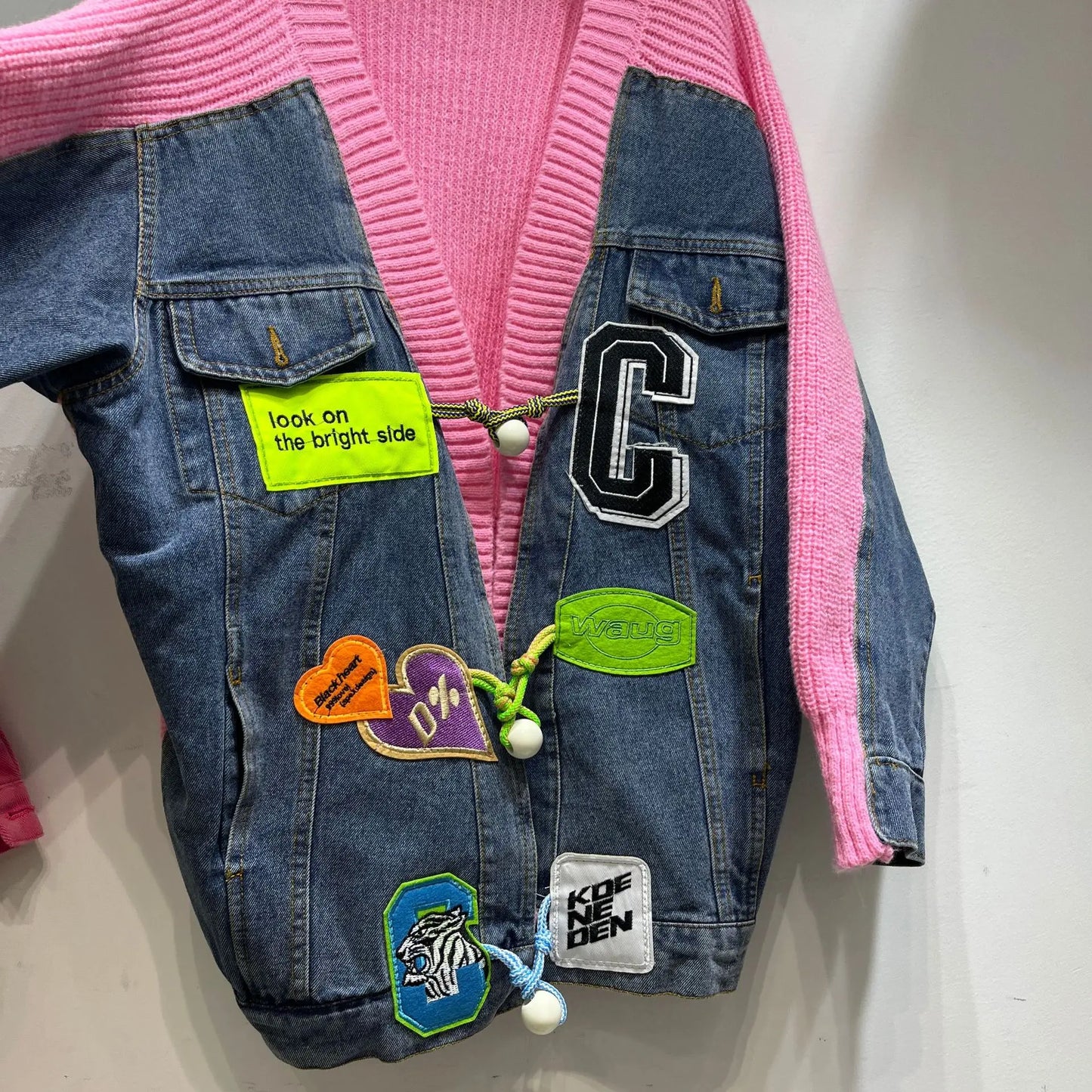 Korean Style Knitted Patchwork Denim Cropped Jacket 2023 Autumn WInter Fashion Elegant Cartoon Sticker Sweater Coat Outwear