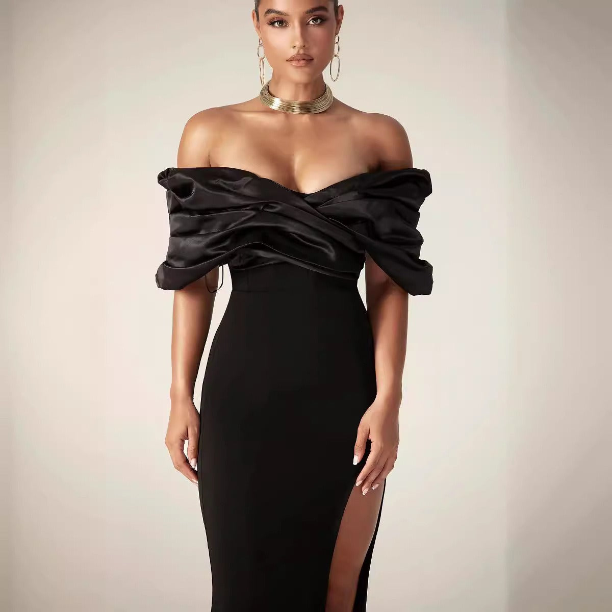 Black fashion pleated edge strapless dress for slimming, tight fitting, and floor length, with a hip hugging design